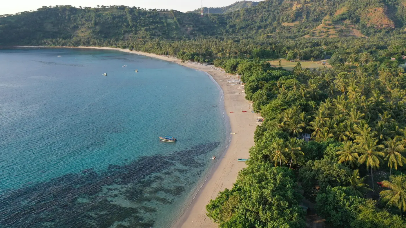 Volcanic Beach - Malimbu
